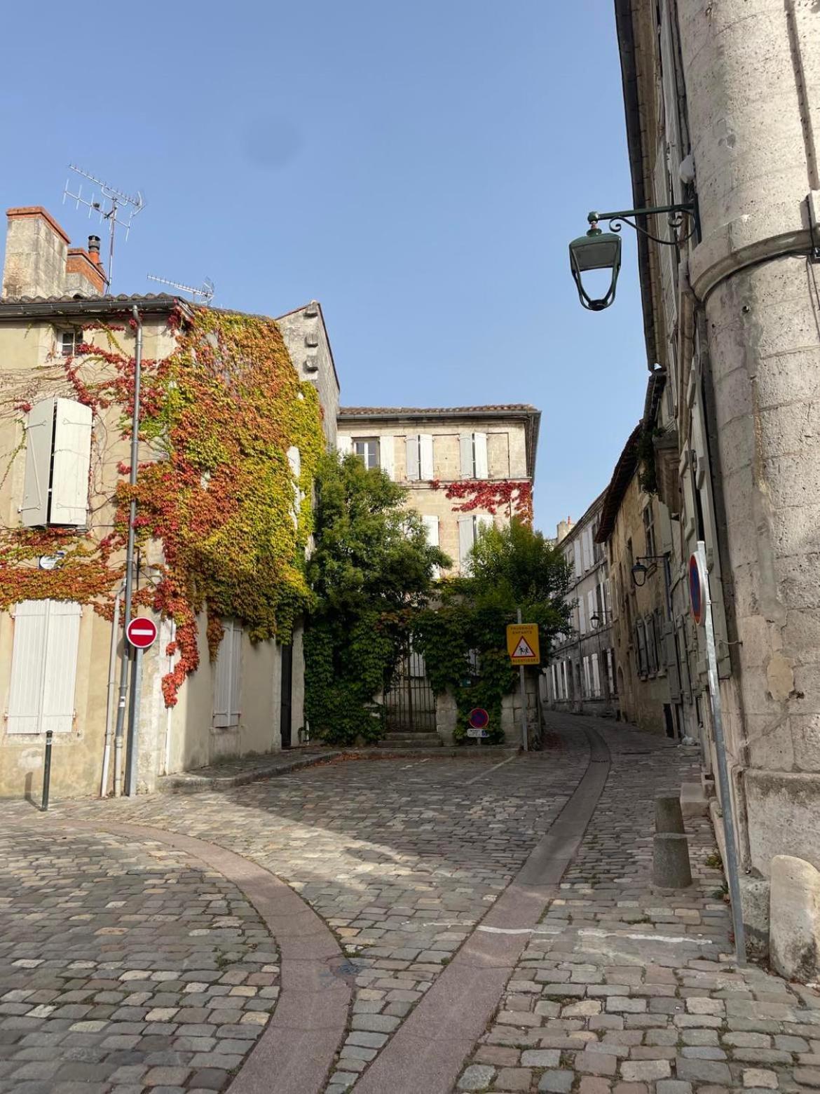 Lindor Apartment Angoulême Exterior foto